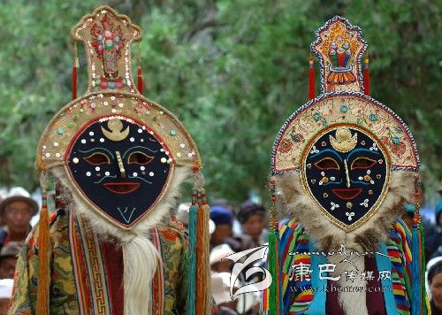 藏戲面具：多姿多彩！