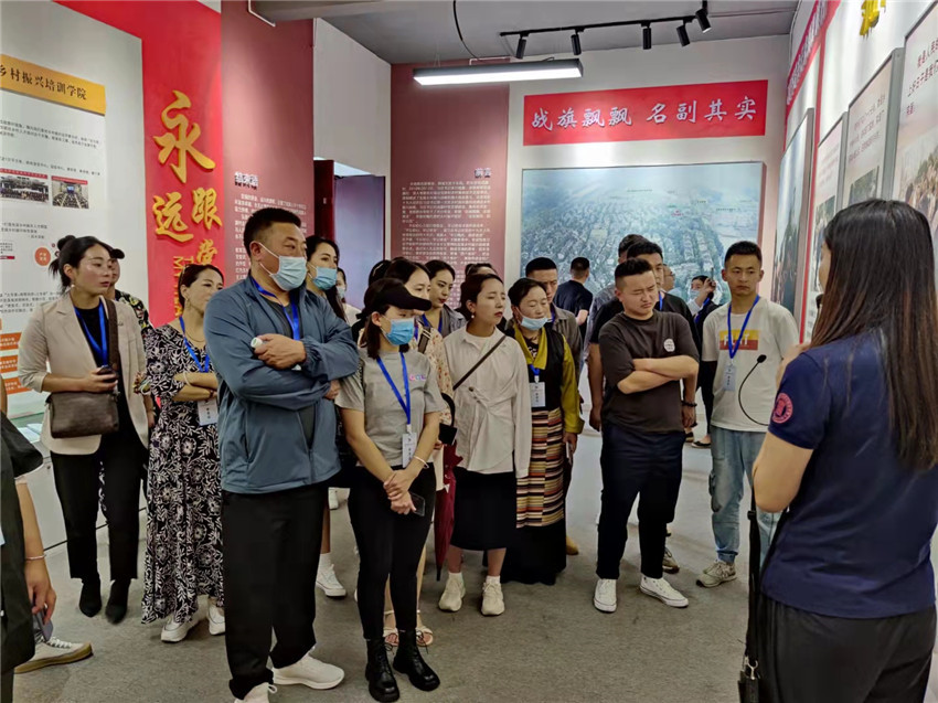 學員們在參.jpg 學員們在參.jpg